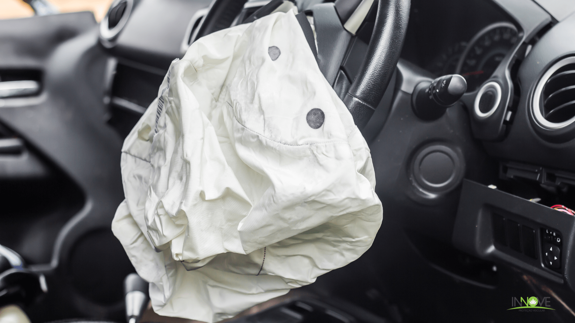 Luz do Airbag Acesa: O Que Significa, Quais as Causas e Como Resolver